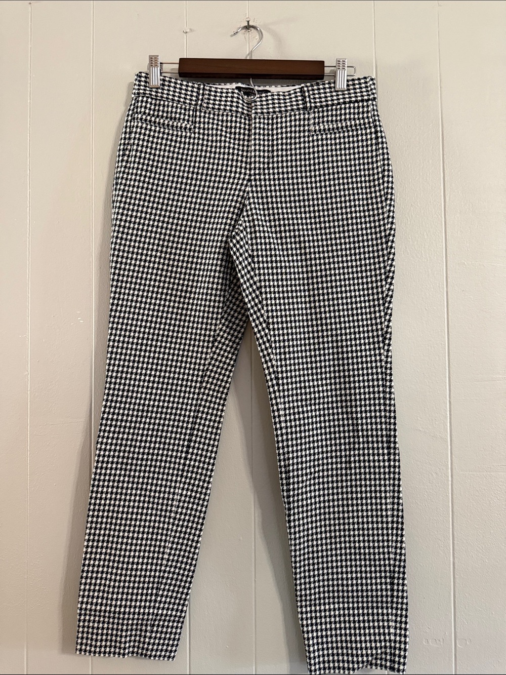 Banana Republic Black and White Houndstooth Cropped Pants